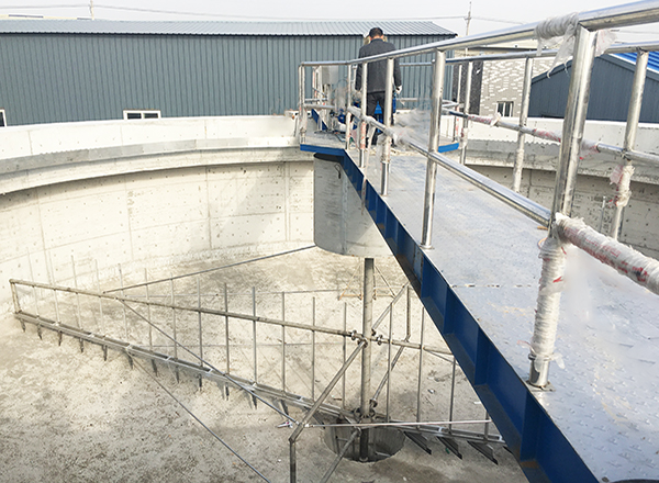 博宇環保-中心傳動刮泥機.jpg